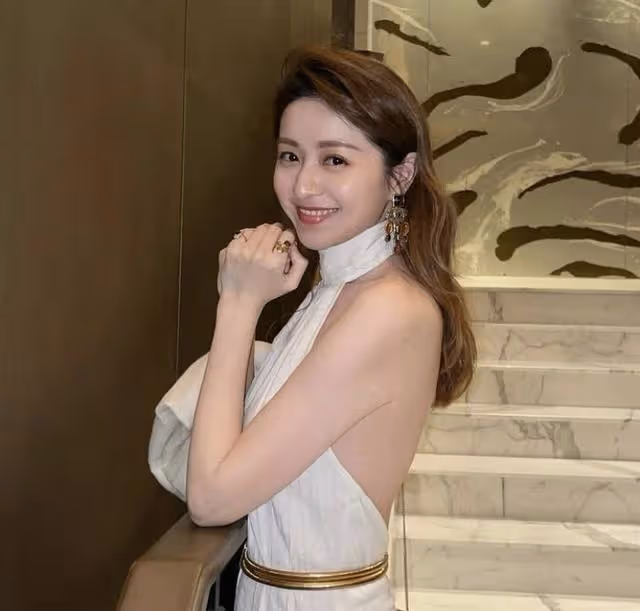 37歲港姐甜心慶祝結婚12周年,退圈創立護膚品牌,已成三孩之母