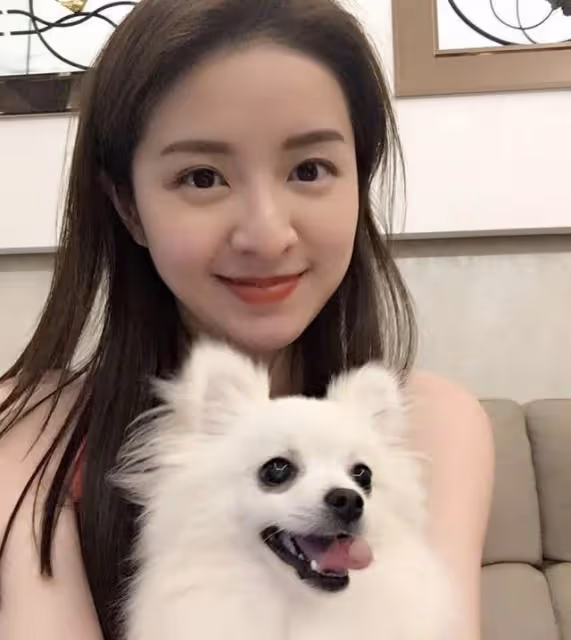 37歲港姐甜心慶祝結婚12周年，退圈創立護膚品牌，已成三孩之母
