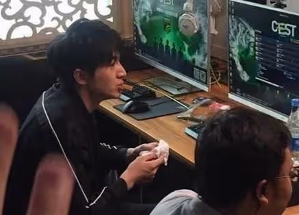 笑死了,娛樂圈最怕冷的東北男星,一柜子秋褲,拍電視劇也在穿