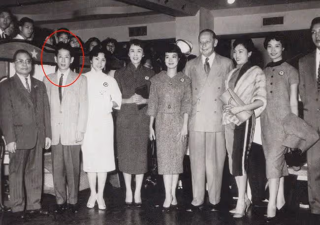 曝54歲港星打破丁克主義,三房女友秘密懷孕,8億財產有了繼承人