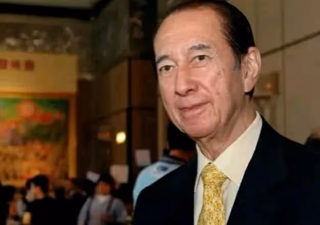曝54歲港星打破丁克主義,三房女友秘密懷孕,8億財產有了繼承人