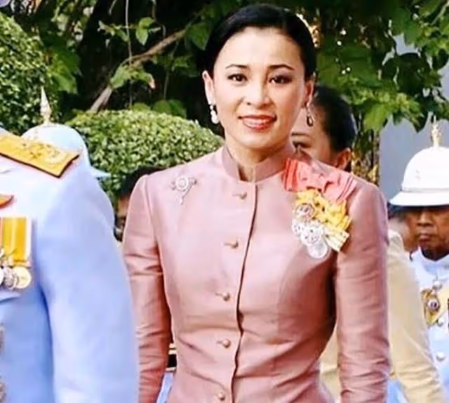 蘇提達迎來人生巔峰，官方海報恭賀丹麥女王！西拉米從未得此殊榮