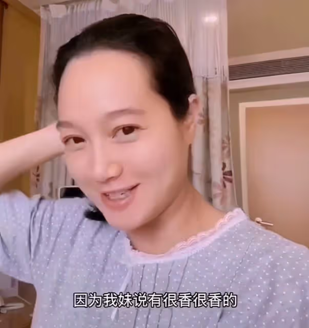 40歲朱丹婚姻生活引爭議,兒女由母親阿姨幫忙帶,隻字不提周一圍