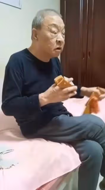 相聲大師耿伯春去世!德雲社演員到場送別,最後表演曝光精神矍鑠