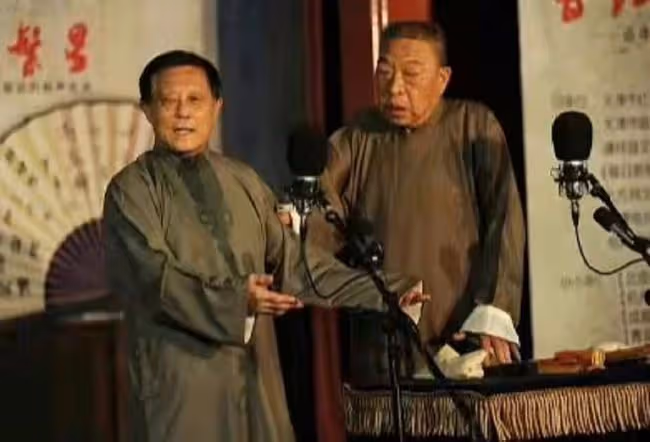 相聲大師耿伯春去世!德雲社演員到場送別,最後表演曝光精神矍鑠