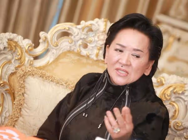 曝54歲港星打破丁克主義，三房女友秘密懷孕，8億財產有了繼承人
