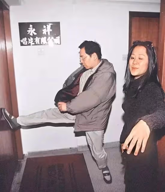 曝54歲港星打破丁克主義，三房女友秘密懷孕，8億財產有了繼承人