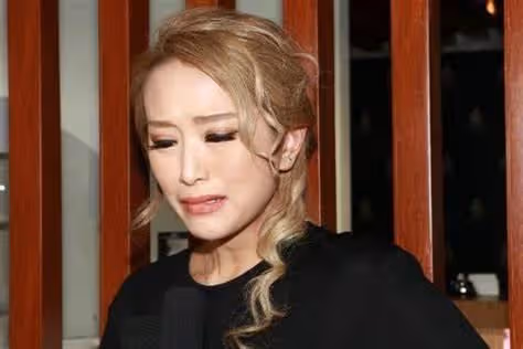 關係大反轉！香港知名女星疑與出軌前任復合，與對方多次同框放閃