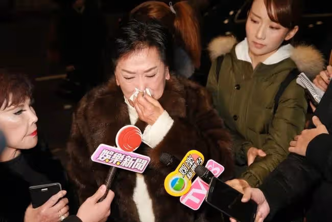 曝54歲港星打破丁克主義，三房女友秘密懷孕，8億財產有了繼承人