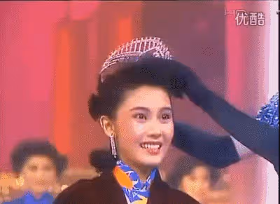 「港片女神」李嘉欣自爆被搶救48小時脫險,網友:人在做,天在看