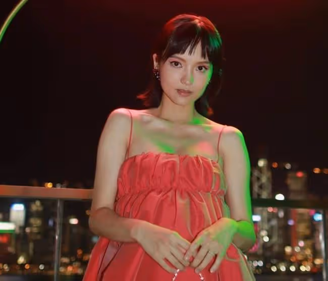 恭喜!32歲女星宣布三胎產女,嫁豪門4年連生3女,稱婆家沒給壓力