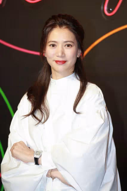 袁詠儀在深圳核酸檢測點做志願者!維持秩序忙前忙後,模樣接地氣