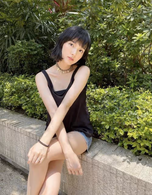 恭喜!32歲女星生三胎女兒,超預產期半月,曾宣布封肚稱人生圓滿
