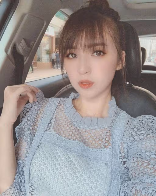 P圖過度?TVB宅男女神孫慧雪泳池邊曬大長腿,網民:目測有三米