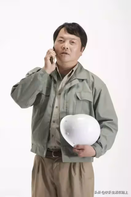 奶奶罵孫子，你有人養沒人教。孫子懟道，這一切都是拜你所賜