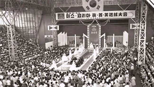 70年代韓國選美舊照:大餅臉水桶腰,不整容的韓國美女可還行?