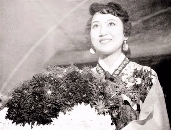 70年代韓國選美舊照:大餅臉水桶腰,不整容的韓國美女可還行?