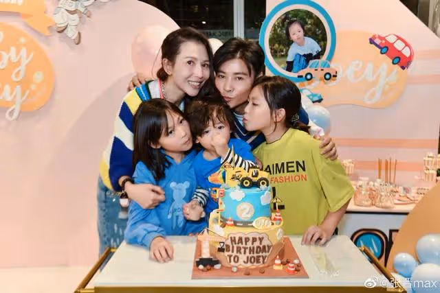 蔡少芬為兒子舉辦生日宴,一家五口齊出鏡,2歲小壽星像極了爸爸