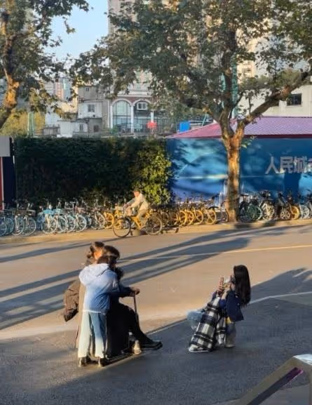 蔡少芬為兒子舉辦生日宴,一家五口齊出鏡,2歲小壽星像極了爸爸