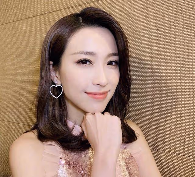 TVB著名女星桃花運爆棚,身邊同時有3個追求者,有望在今年脫單