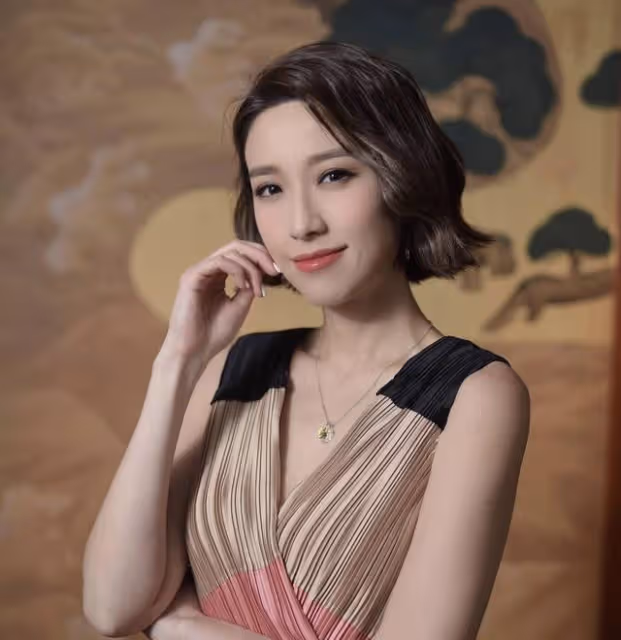 TVB著名女星桃花運爆棚,身邊同時有3個追求者,有望在今年脫單