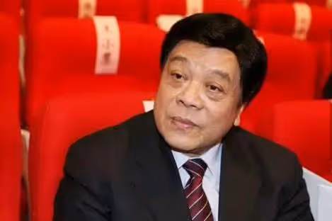 趙忠祥立雕像惹爭議!揭幕儀式畫面曝光,倪萍落淚似仍未走出