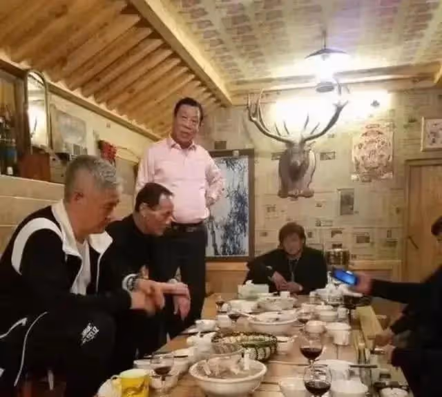 現如今,趙本山雖早已隱退江湖,但江湖中關於他的傳說卻從來斷過