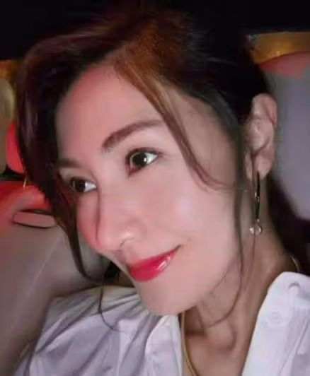 李嘉欣凌晨突然難以呼吸，被送往ICU搶救倆小時，差點成植物人