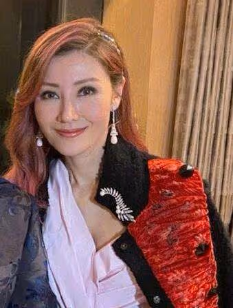 李嘉欣凌晨突然難以呼吸,被送往ICU搶救倆小時,差點成植物人