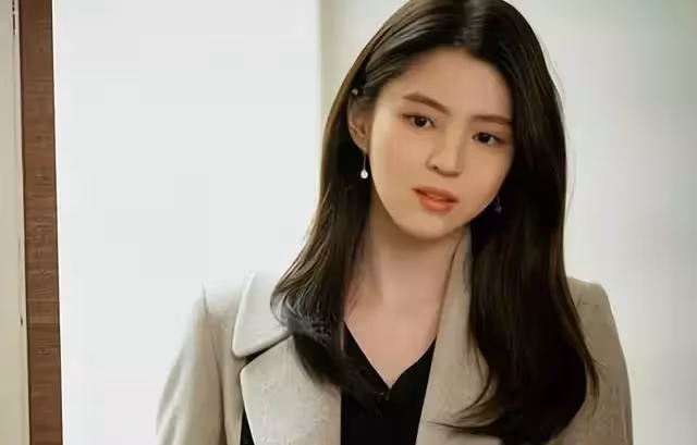 婚禮上,婆婆宣讀家規,新娘扯下頭紗:我是嫁人不是喪偶,離婚