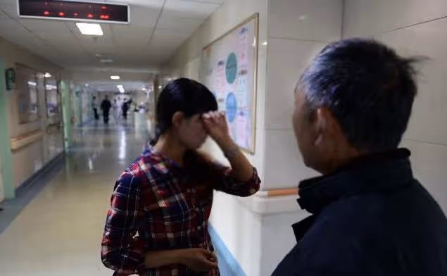 老公不幸住院,來了一群還債的朋友,拿出去八千,收回來八萬
