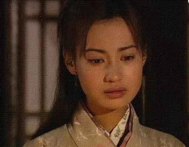 撞臉Angelababy,搭檔過謝霆鋒,43歲楊雪直播帶貨狀態大好