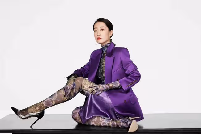 撞臉Angelababy,搭檔過謝霆鋒,43歲楊雪直播帶貨狀態大好