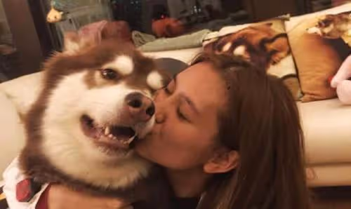 美女保姆作陪,熬走了王思聰多任女友,這個女人何德何能?