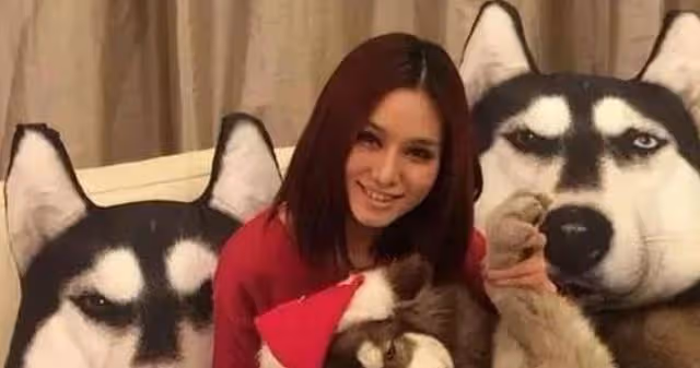 美女保姆作陪,熬走了王思聰多任女友,這個女人何德何能?