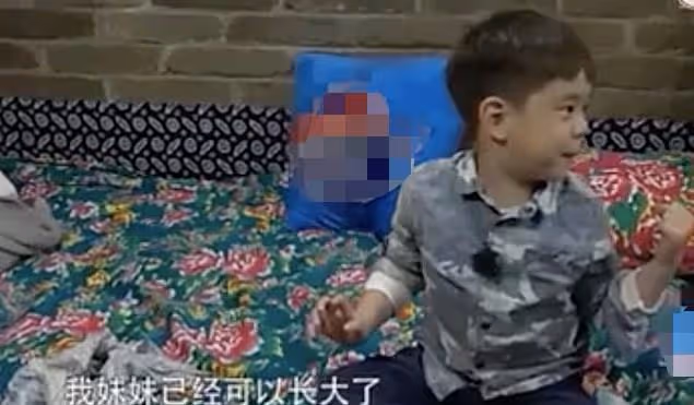 霍思燕夫婦被偶遇,杜江幫妻兒買飲品太貼心,8歲嗯哼身高猛躥