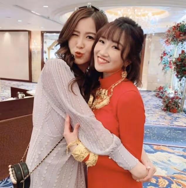 恭喜！26歲TVB人氣港姐大婚，戴近20套富貴金器風光出嫁
