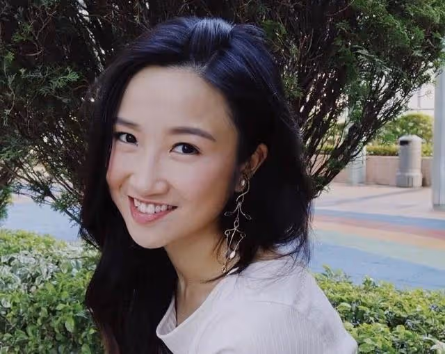 恭喜！26歲TVB人氣港姐大婚，戴近20套富貴金器風光出嫁