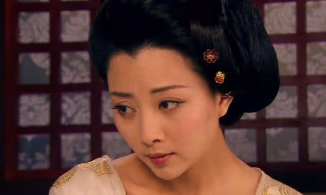 她年輕時迷死一大片男人,今41歲素顏仍很美,卻不結婚不生孩子