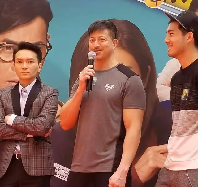 辛酸！54歲港男鄭健樂離婚後努力養家賺錢，兩個兒子均有自閉症
