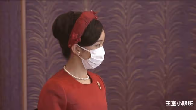 7年前佳子首次參加講書始儀式時束手束腳，如今艷壓全場，變化大