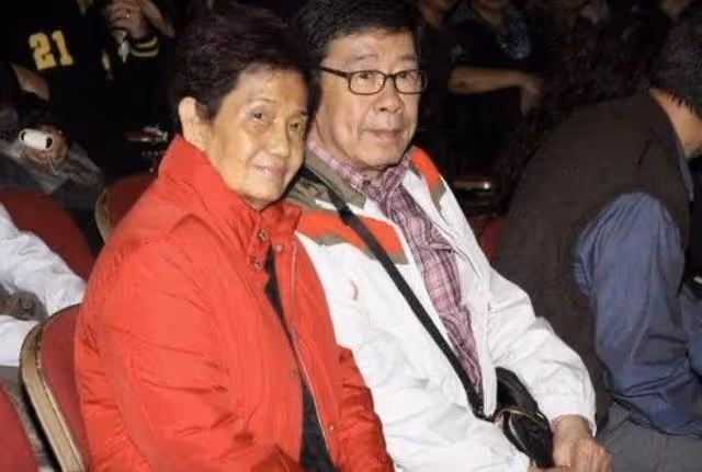 TVB為趕進度深夜拍戲，89歲老戲骨表情呆滯，健康狀況惹人擔心