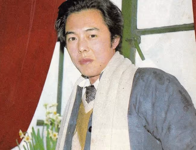 老戲骨張鐵林直播賣字惹爭議!自稱平時10萬一幅,現僅需1688元