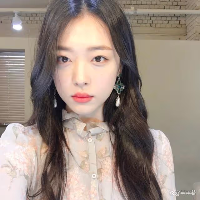 SM的崔雪莉和金鐘鉉，YG的崔勝鉉和金韓彬，讓JYP人性美格外扎眼
