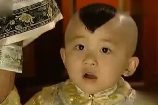 5歲憑「東兒」躥紅,因病停止長高,童星賈雲哲如今怎樣?