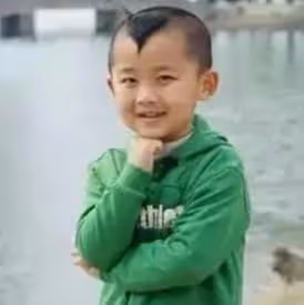 5歲憑「東兒」躥紅,因病停止長高,童星賈雲哲如今怎樣?