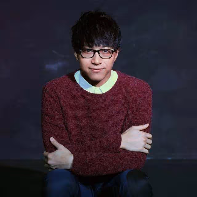 TVB上位小生曬與鄧紫棋舊照遭群嘲，網民：誰會記得你這個路人甲
