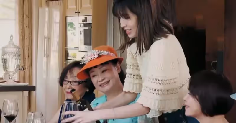 辦完離婚手續，婆婆又讓兒媳做飯，兒媳說了3個字，婆婆愣住了