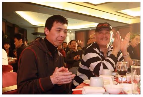 趙本山最忌諱的3個字,馮小剛頒獎卻讀錯了兩個,引發2000人鬨笑