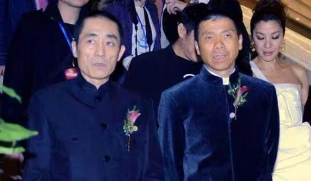 趙本山最忌諱的3個字，馮小剛頒獎卻讀錯了兩個，引發2000人鬨笑